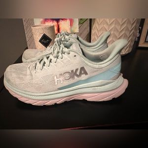 Great condition women's Hoka